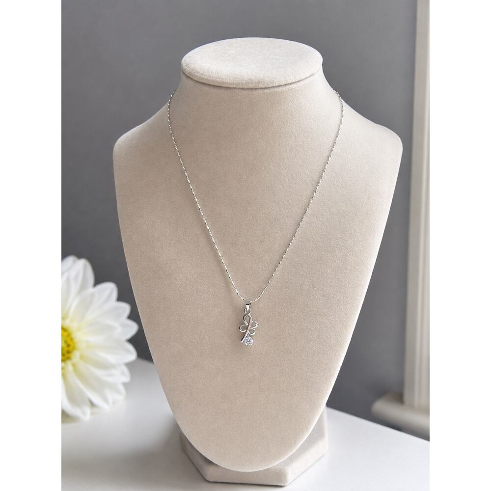 Silver Clover Pendant Necklace Dainty Minimalist Lucky Charm Jewelry - Picture 1 of 6
